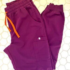 FIGS like new, maroon/burgundy jogger